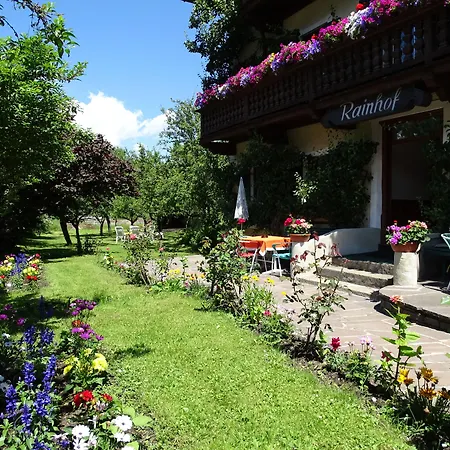 ペンジオーン ラインホフ 4* キッツビュール